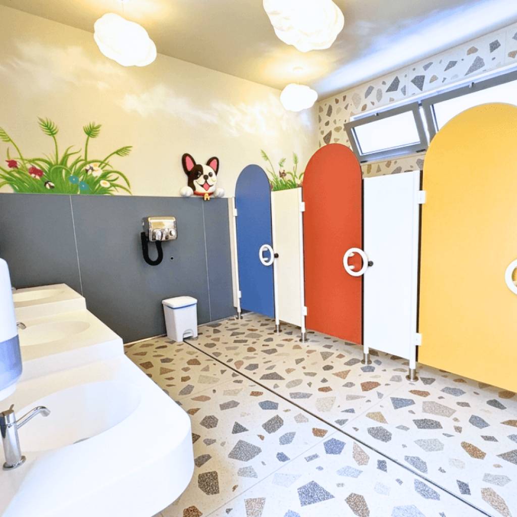 NEUE SANITÄRANLAGEN IM POOLBEREICH: MEHR KOMFORT FÜR ALLE